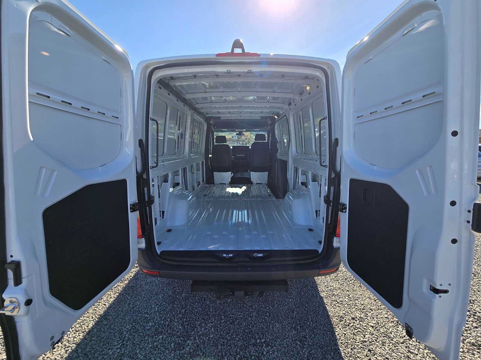Used 2025 Mercedes-Benz Sprinter 2500 image 16