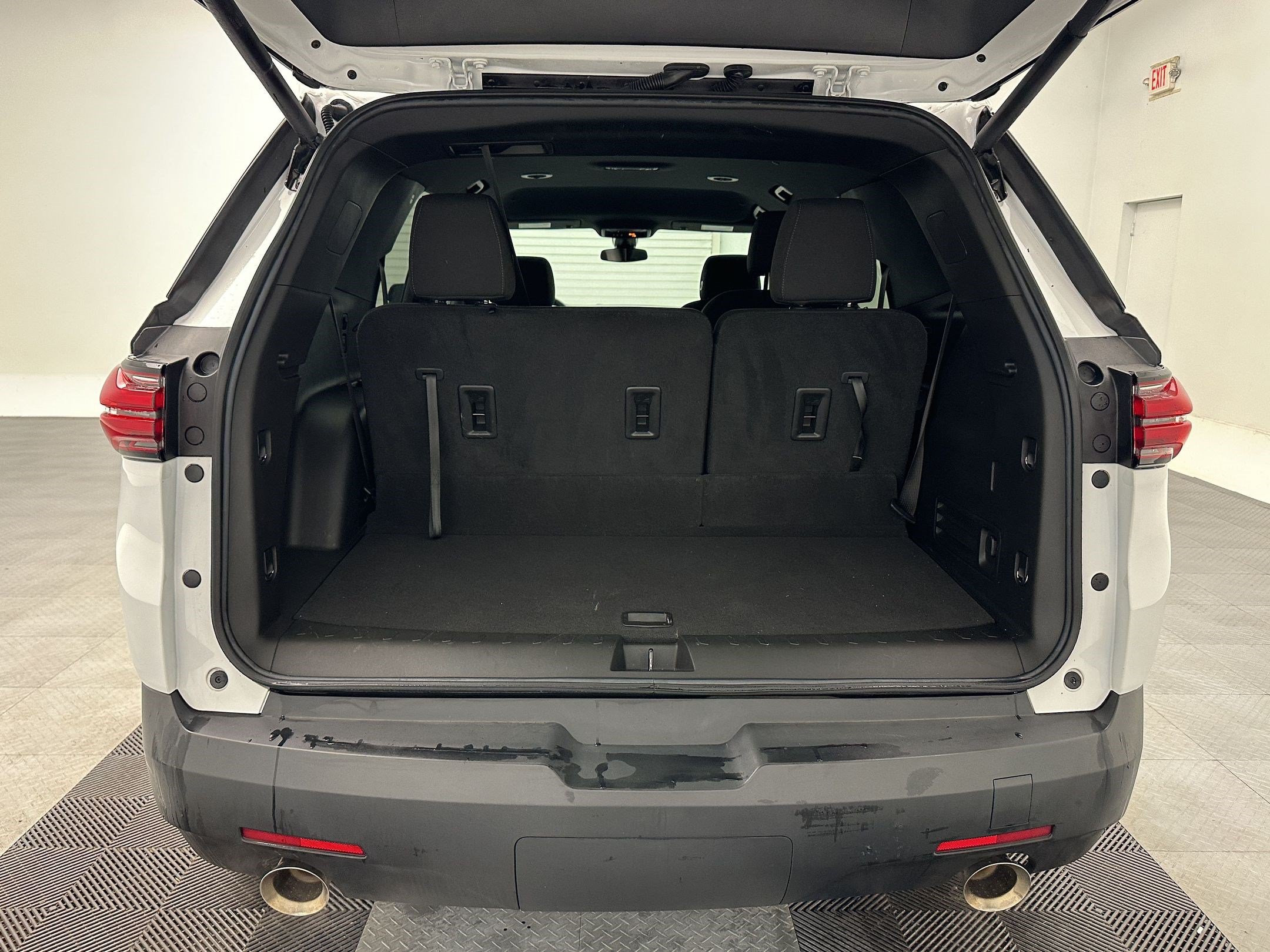 Certified 2023 Chevrolet Traverse LT w/ LPO, Floor Liner Package AWD/4WD image 23