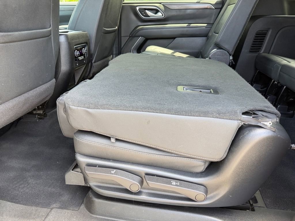 Used 2023 Chevrolet Suburban LT AWD/4WD image 16