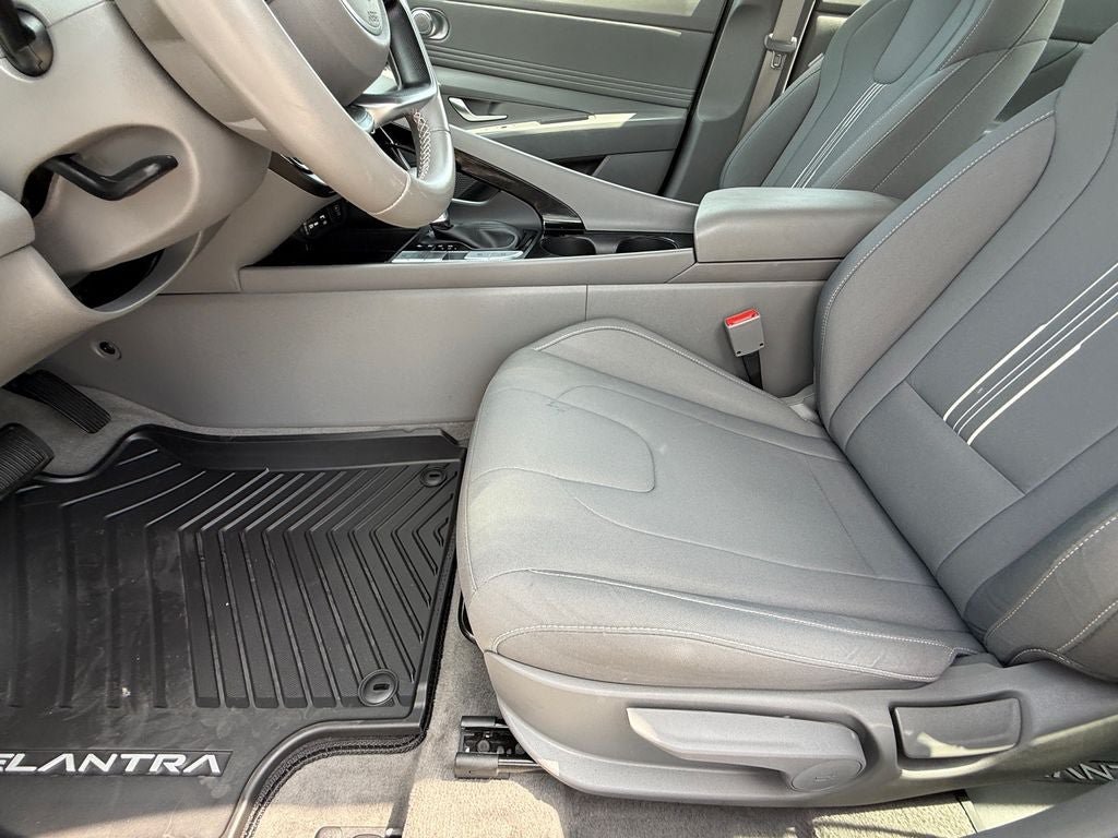 Used 2024 Hyundai Elantra SEL w/ Convenience Package FWD image 12
