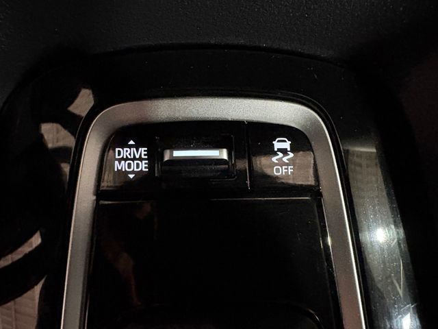 Certified 2025 Toyota Corolla SE image 19