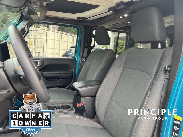 Used 2024 Jeep Wrangler Unlimited w/ Convenience Group AWD/4WD image 15