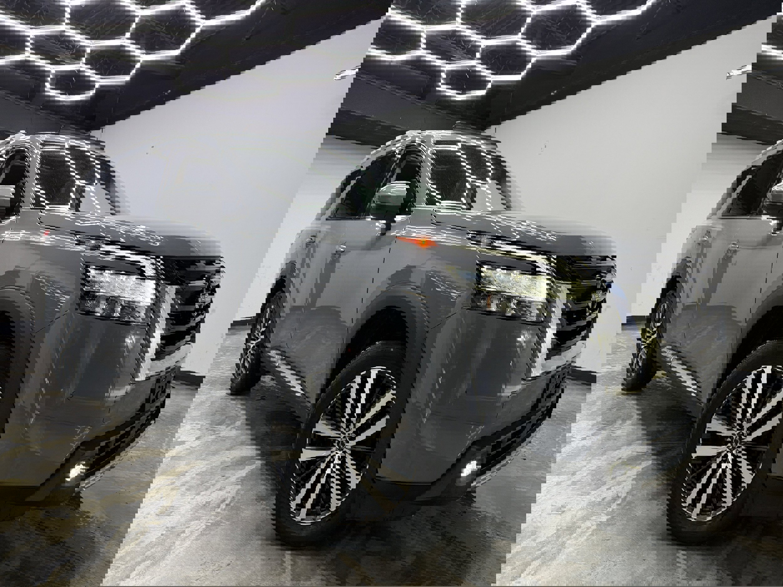 Used 2022 Nissan Pathfinder Platinum image 6