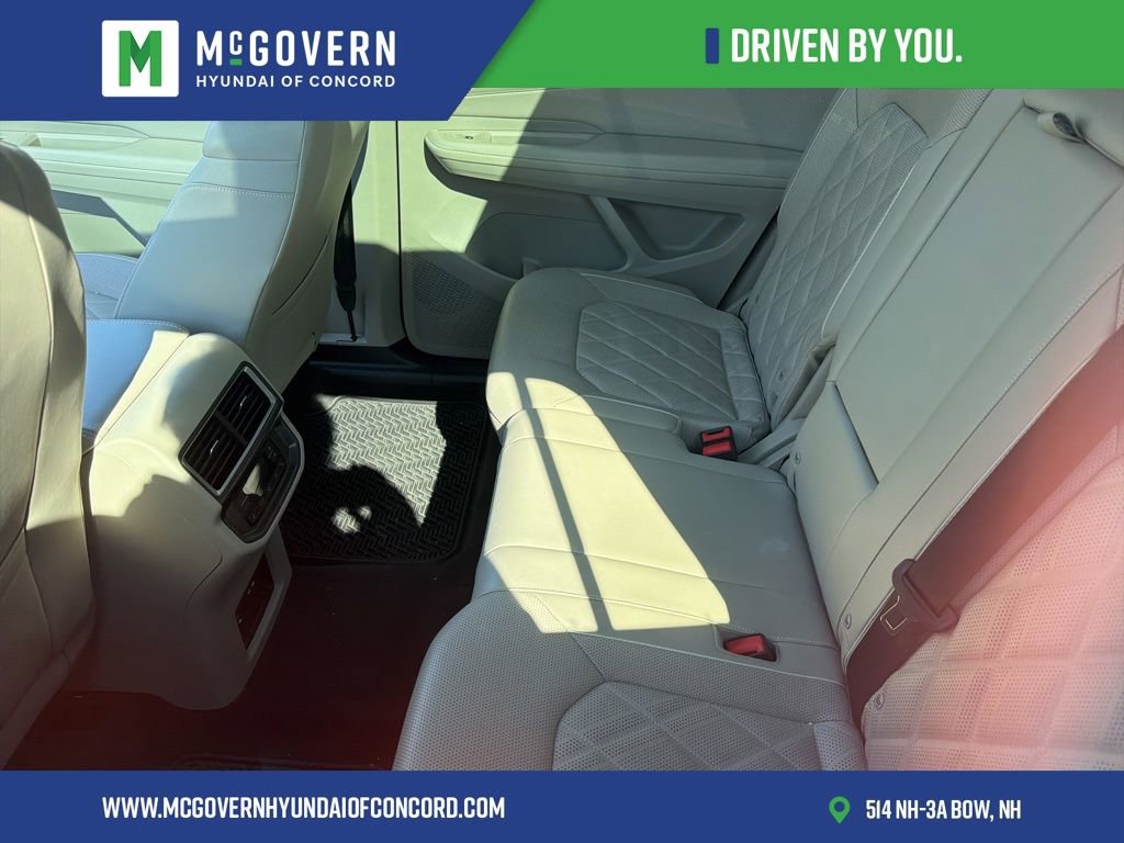 Used 2024 Volkswagen Atlas SEL Premium R-Line image 9