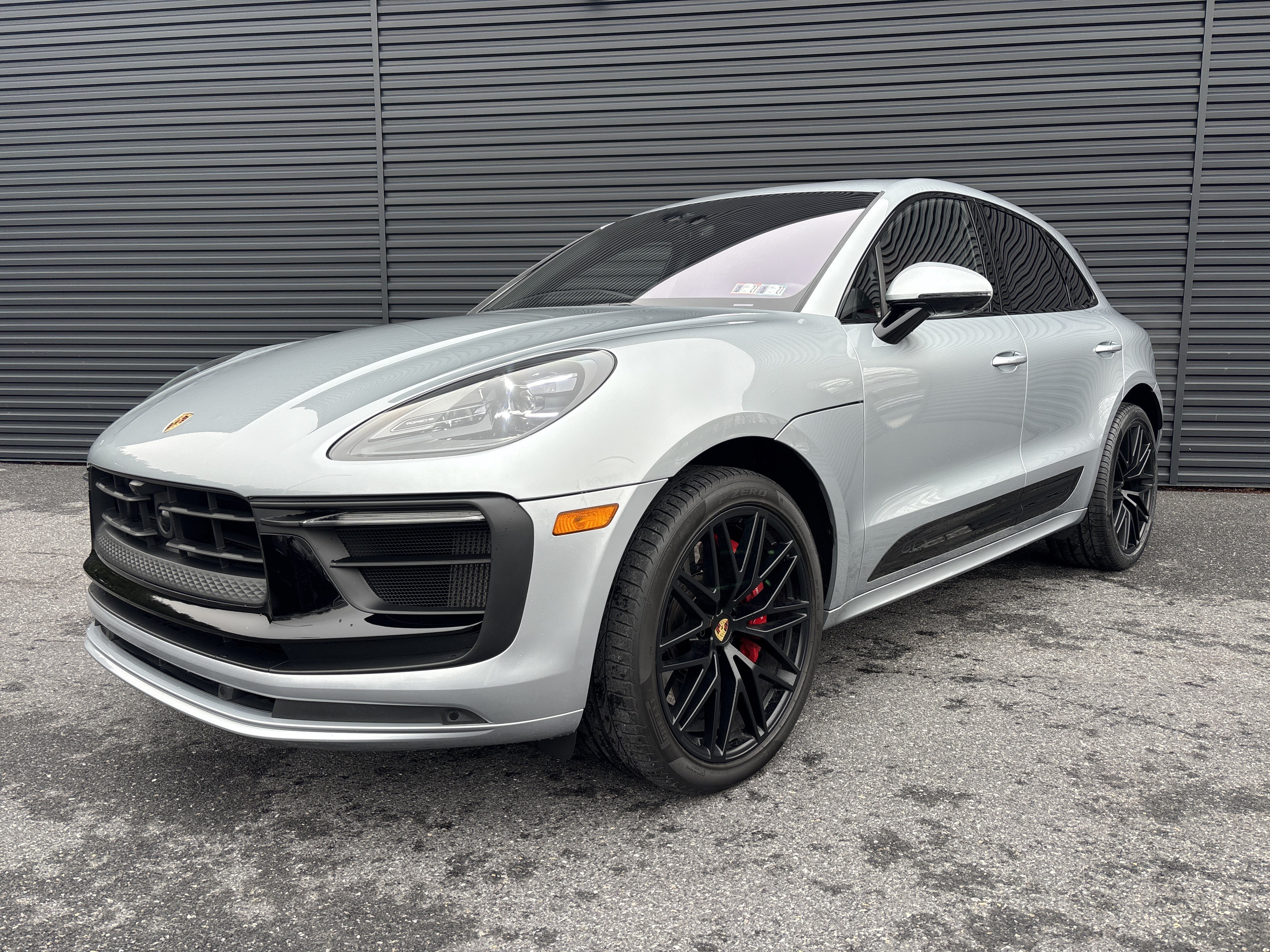 Certified 2025 Porsche Macan GTS AWD/4WD image 1