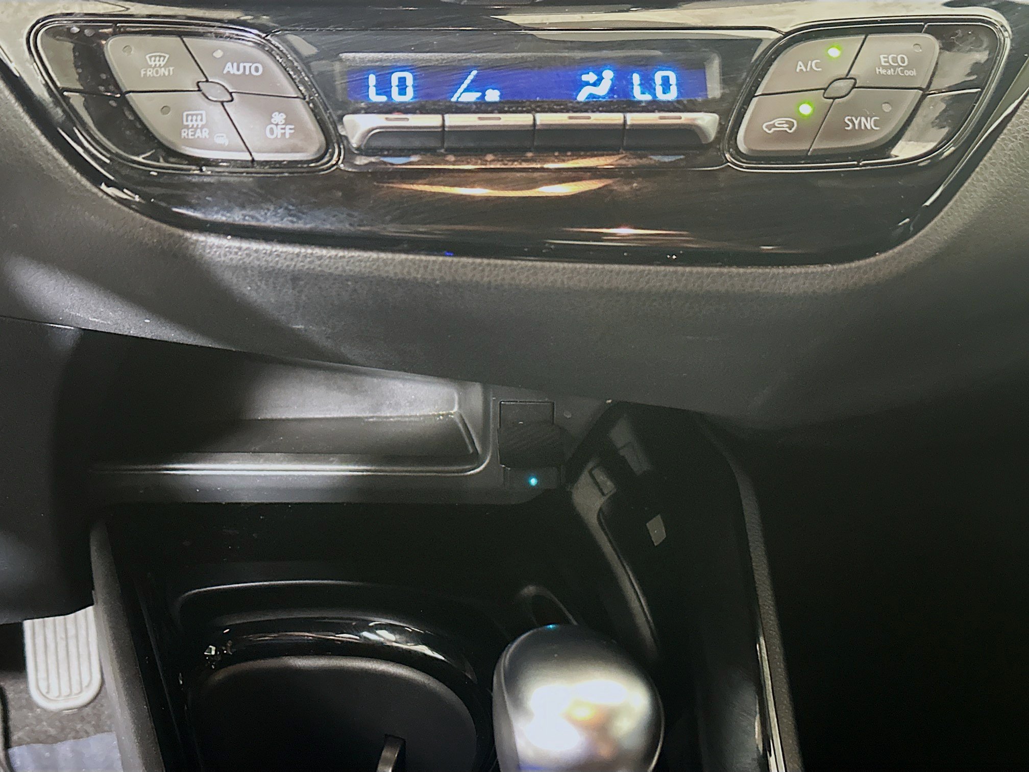 Used 2021 Toyota C-HR XLE FWD image 23