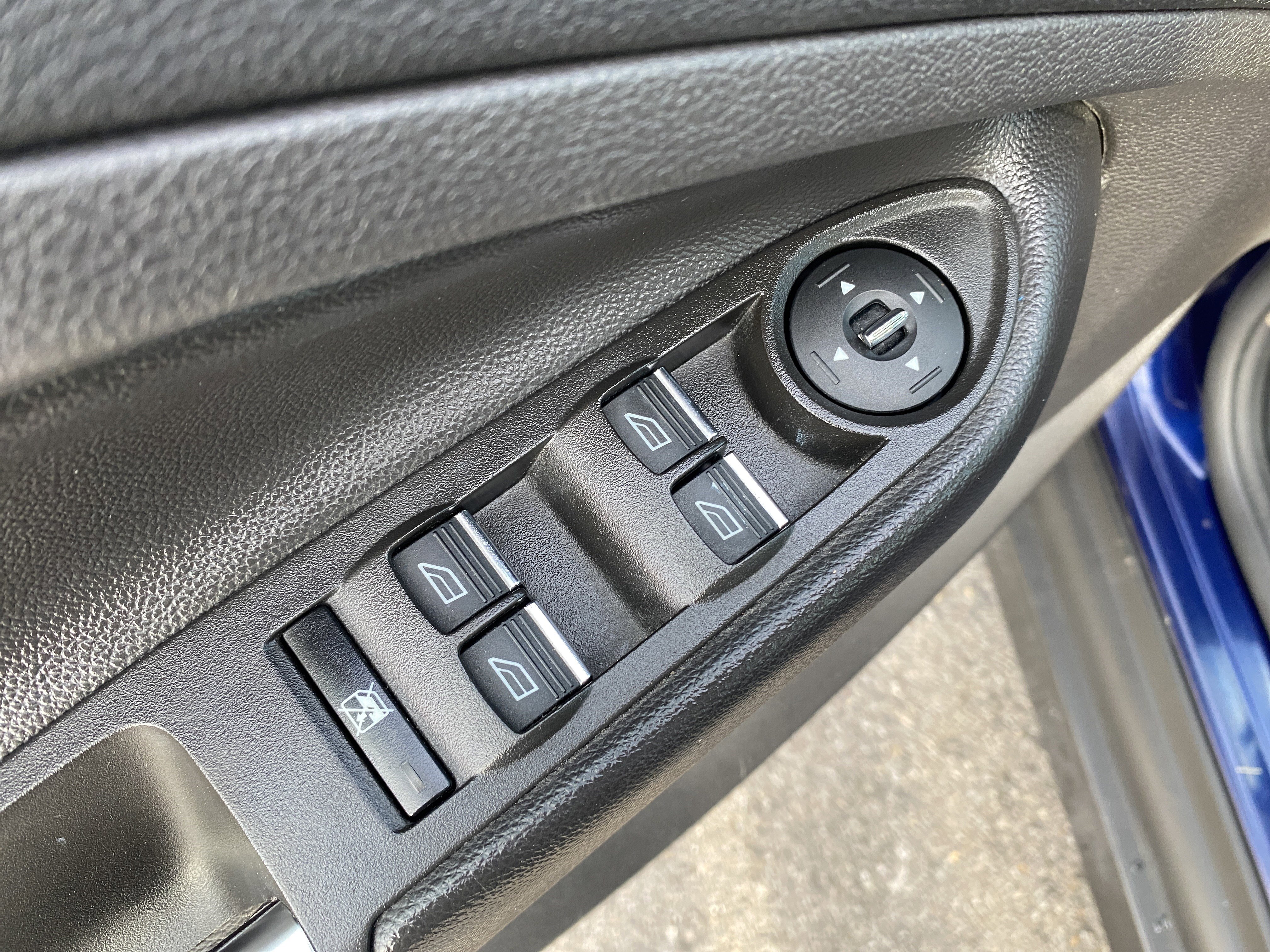 Used 2016 Ford C-MAX SE image 18