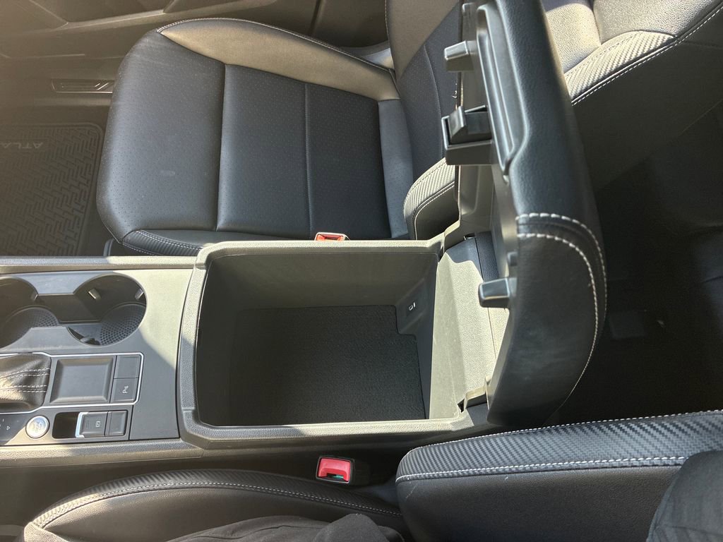 Used 2021 Volkswagen Atlas Cross Sport SE image 19