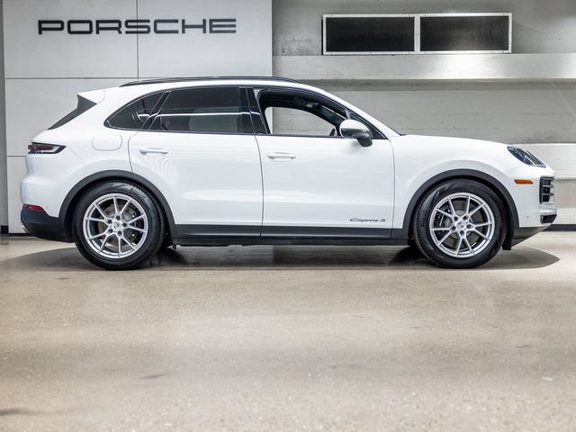 Certified 2025 Porsche Cayenne S AWD/4WD image 9