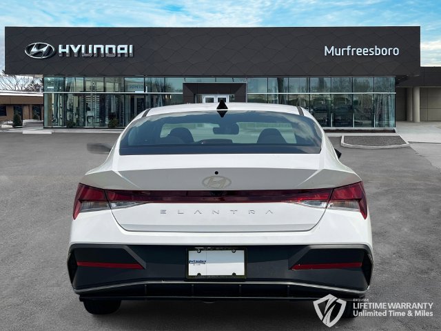 New 2026 Hyundai Elantra SE FWD image 6