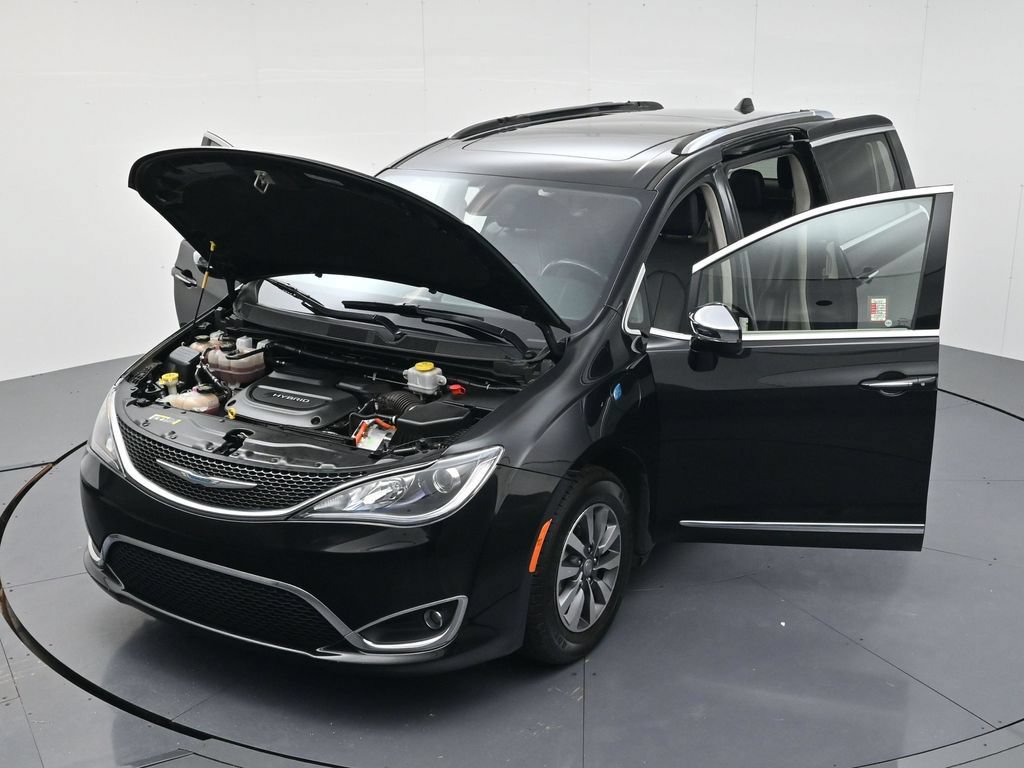 Used 2020 Chrysler Pacifica Limited FWD image 53
