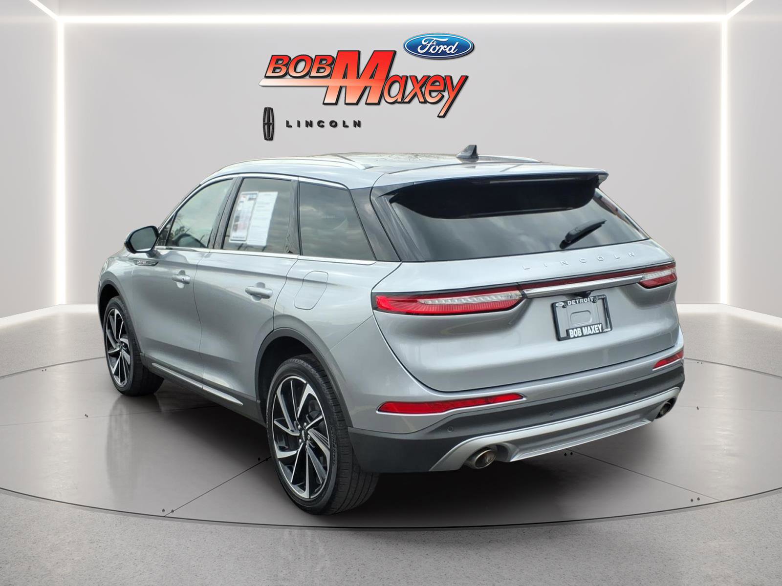 Used 2023 Lincoln Corsair Reserve w/ Equipment Group 201A AWD/4WD image 6