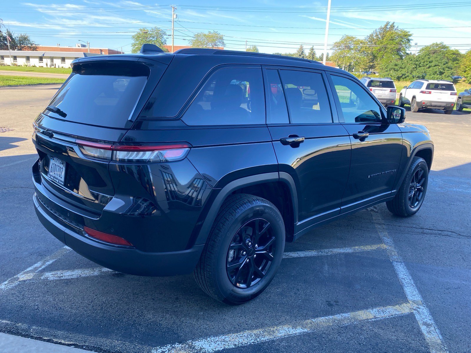 Used 2024 Jeep Grand Cherokee Altitude AWD/4WD image 5