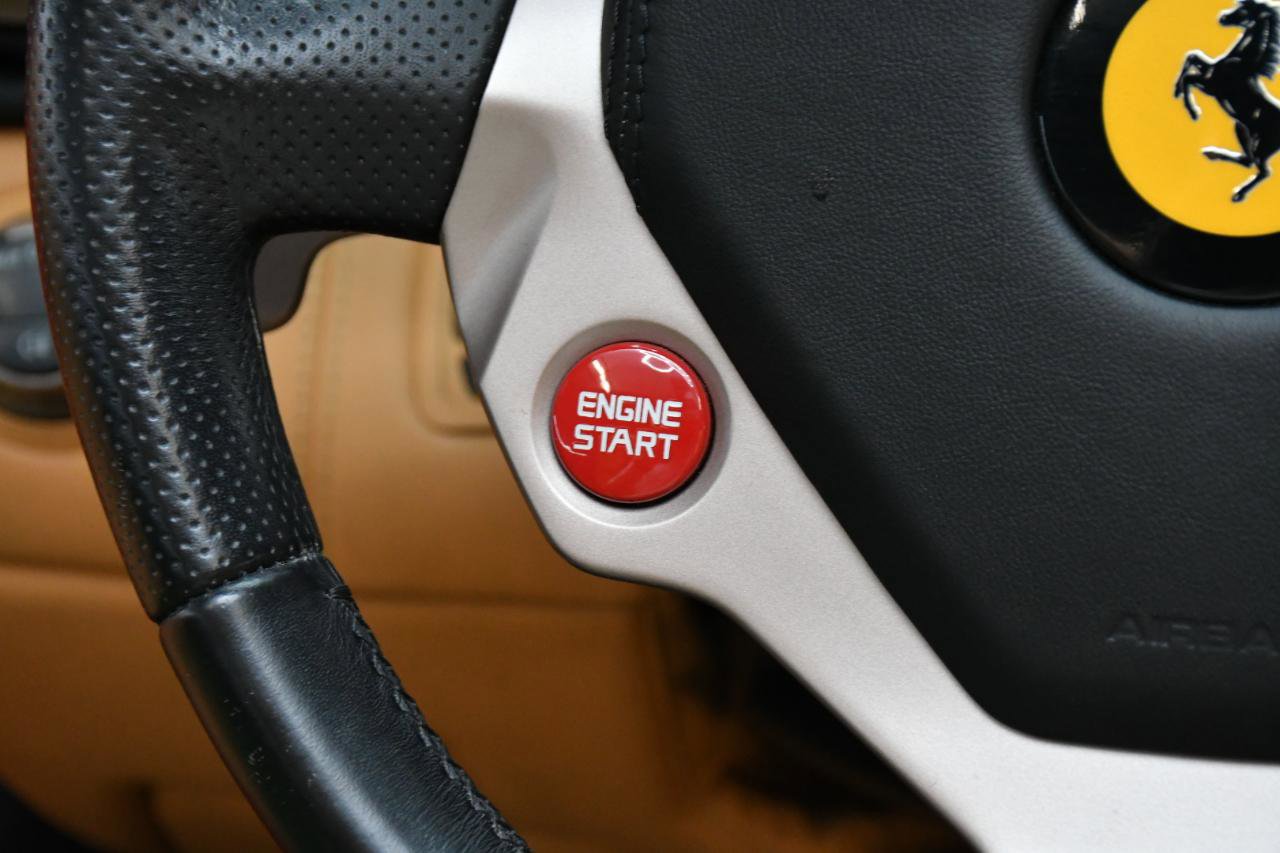 Used 2014 Ferrari California RWD image 27
