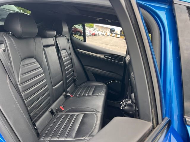 Used 2022 Alfa Romeo Stelvio Veloce AWD/4WD image 28