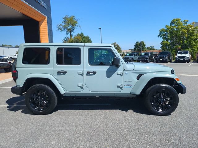 Used 2024 Jeep Wrangler Unlimited Sahara w/ Technology Group AWD/4WD image 3