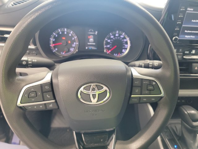 Used 2021 Toyota Highlander L AWD/4WD image 9