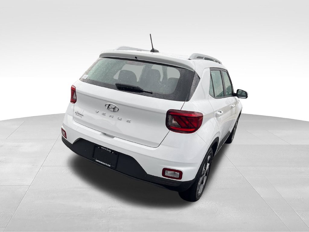 Used 2025 Hyundai Venue SEL FWD image 5