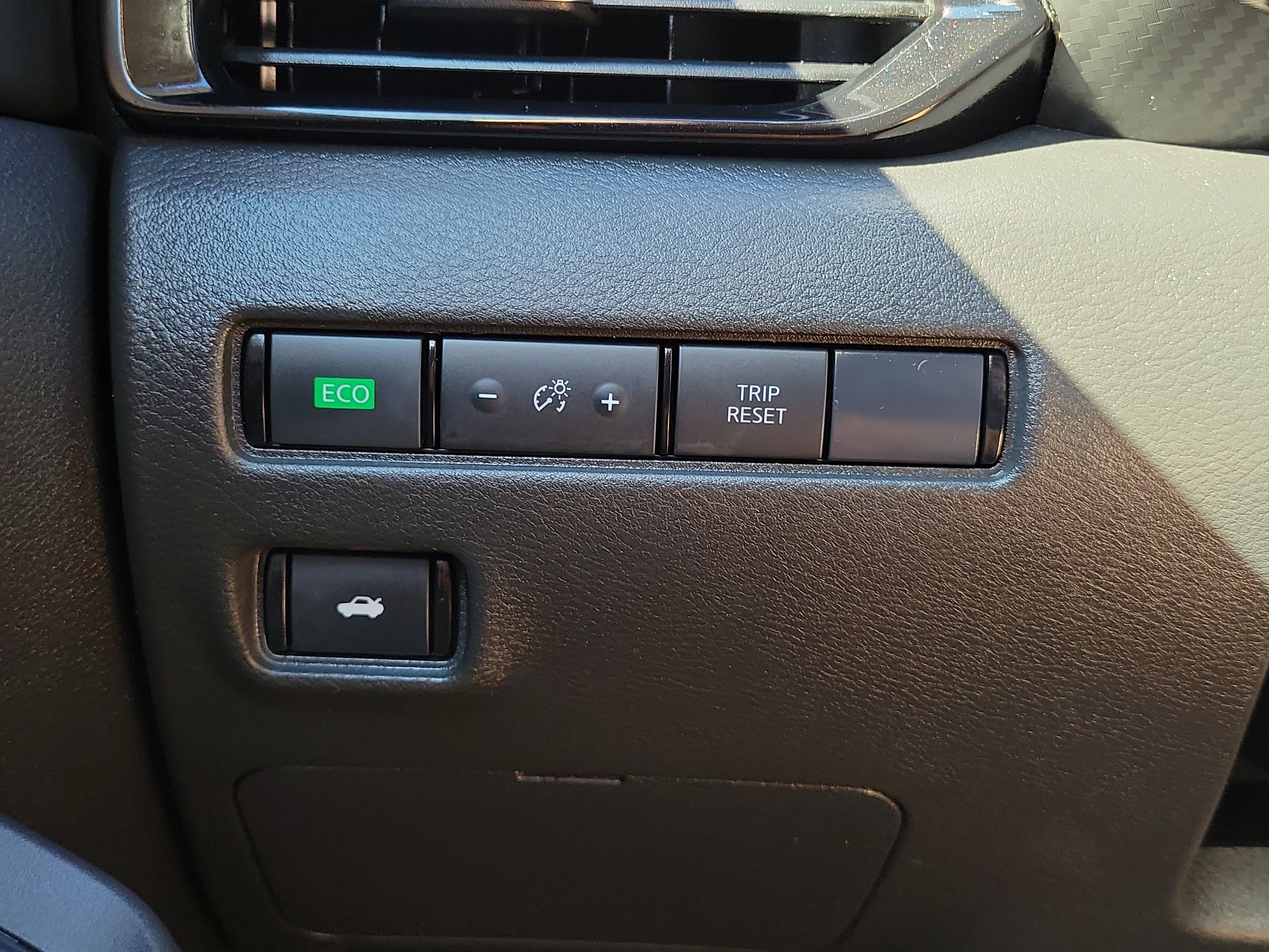 Certified 2024 Nissan Sentra SV FWD image 29