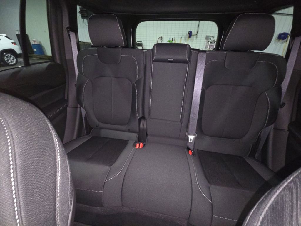 New 2025 Jeep Grand Cherokee Laredo X w/ Trailer Tow Package image 27