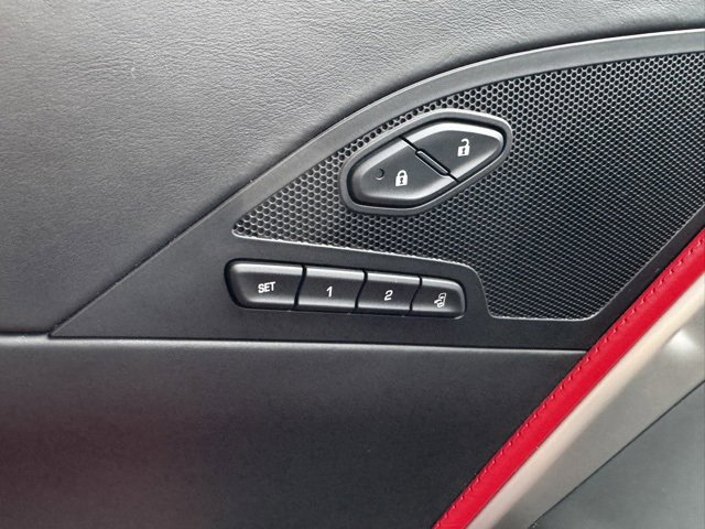 Used 2015 Chevrolet Corvette Z06 w/ 3LZ Preferred Equipment Group image 28
