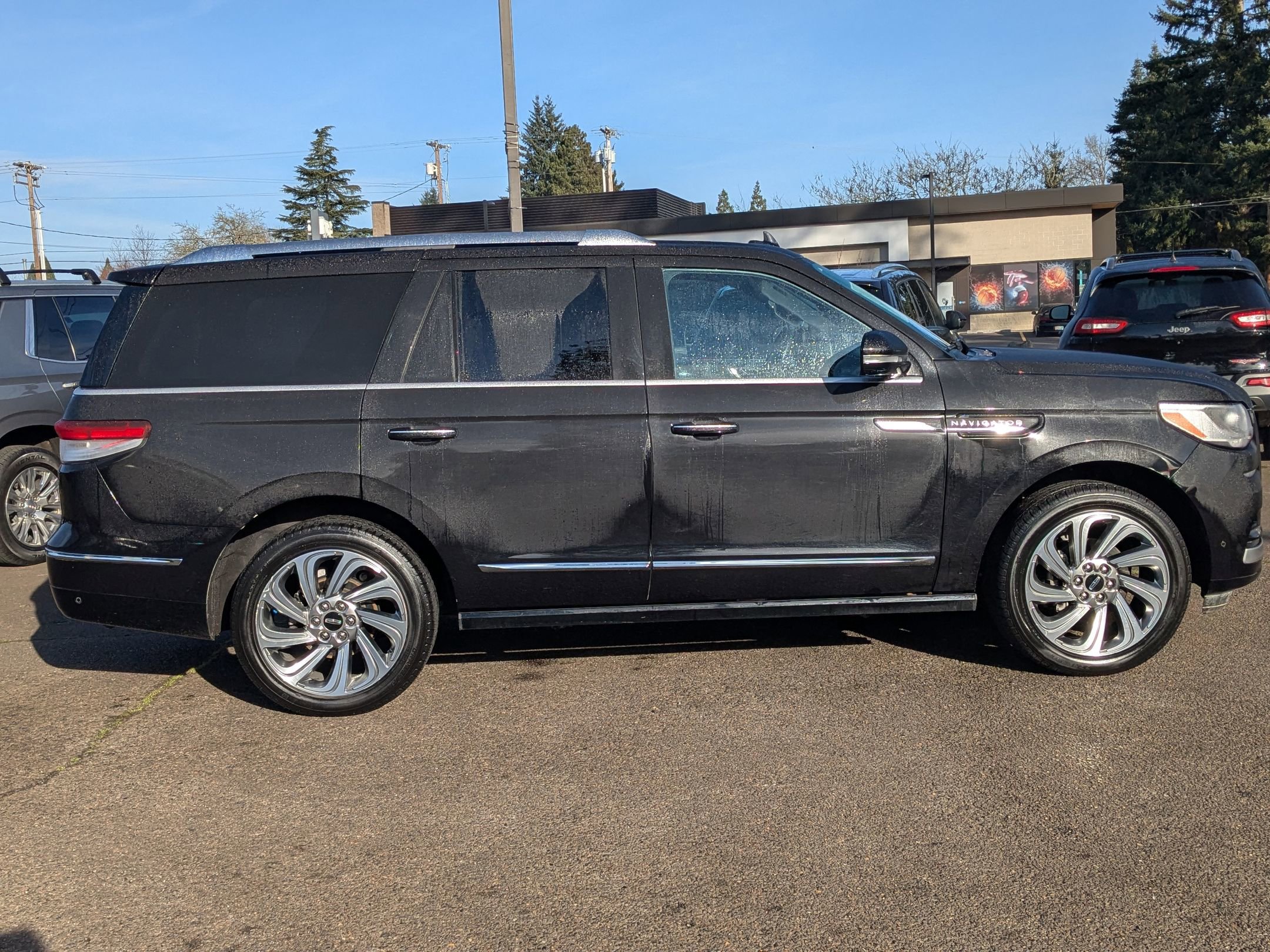 Used 2024 Lincoln Navigator Reserve image 5