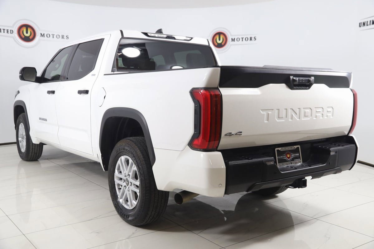Used 2024 Toyota Tundra SR5 w/ SR5 Convenience Package AWD/4WD image 4