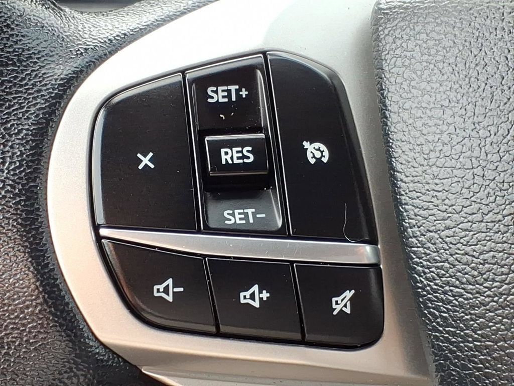 Used 2023 Ford Explorer XLT w/ Equipment Group 202A AWD/4WD image 24