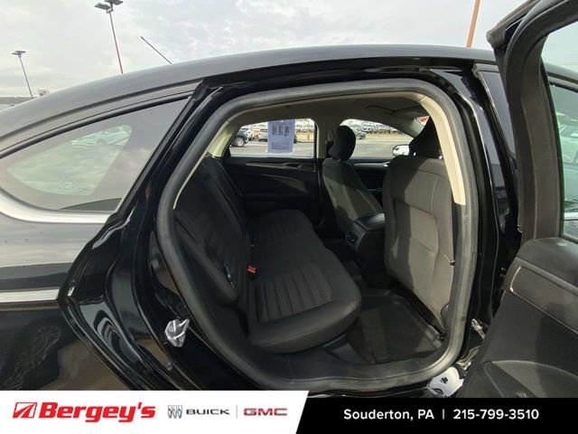 Used 2018 Ford Fusion SE w/ Fusion SE Technology Package image 24