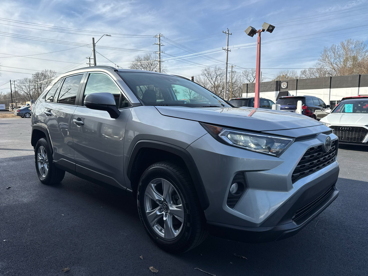 Used 2019 Toyota RAV4 XLE image 7