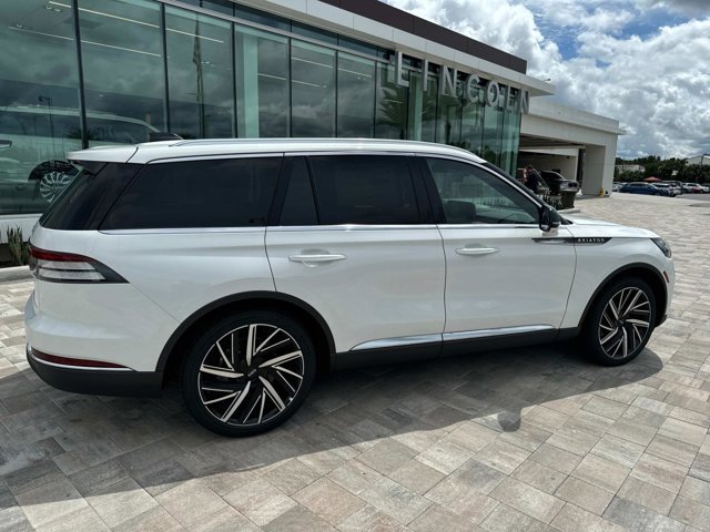 New 2025 Lincoln Aviator Reserve w/ Equipment Group 201A image 2