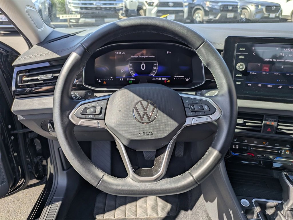 Used 2025 Volkswagen Jetta SE image 18