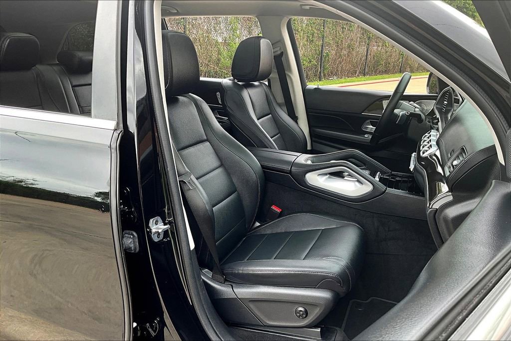 Used 2024 Mercedes-Benz GLS 450 4MATIC image 10