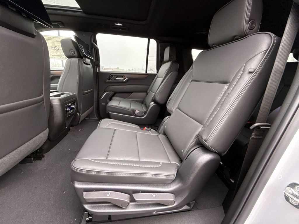 New 2026 GMC Yukon XL Denali w/ Denali Reserve Package image 25