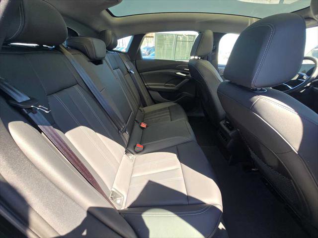 Used 2025 Audi A6 e-tron Premium Plus w/ Premium Plus AWD/4WD image 14