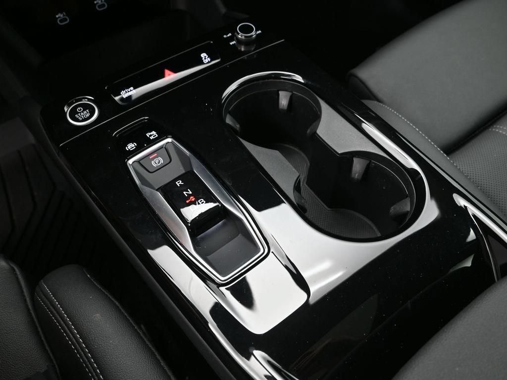 New 2025 Audi Q6 e-tron Premium Plus AWD/4WD image 19