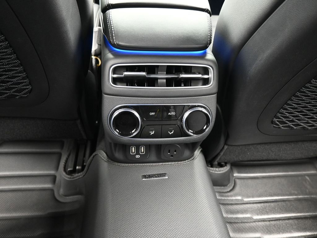 Used 2024 Genesis GV70 2.5T w/ Sport Prestige Package image 43