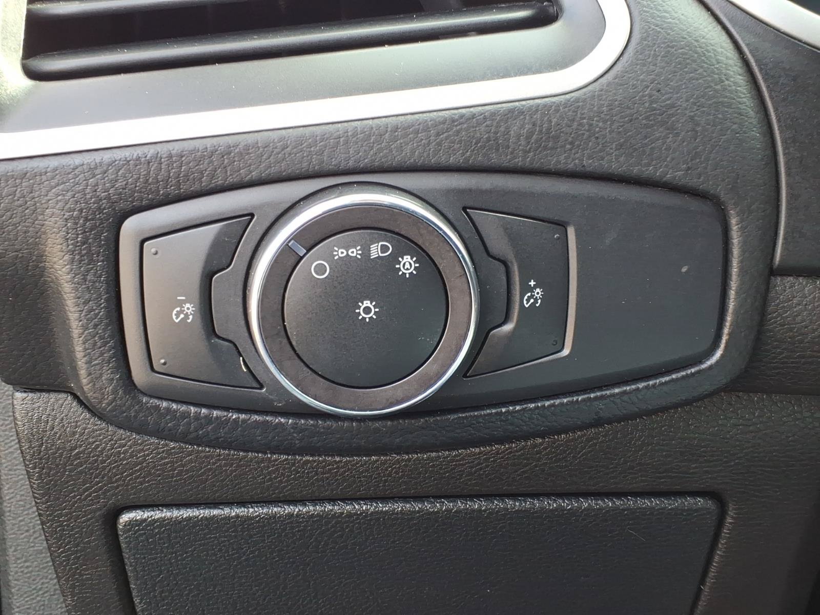 Used 2018 Ford Edge SEL w/ Equipment Group 201A AWD/4WD image 17