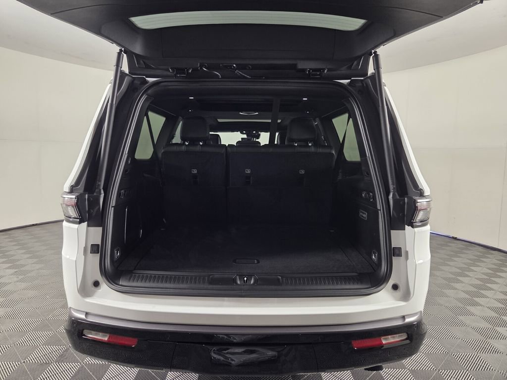 New 2026 Jeep Grand Wagoneer L Limited AWD/4WD image 20
