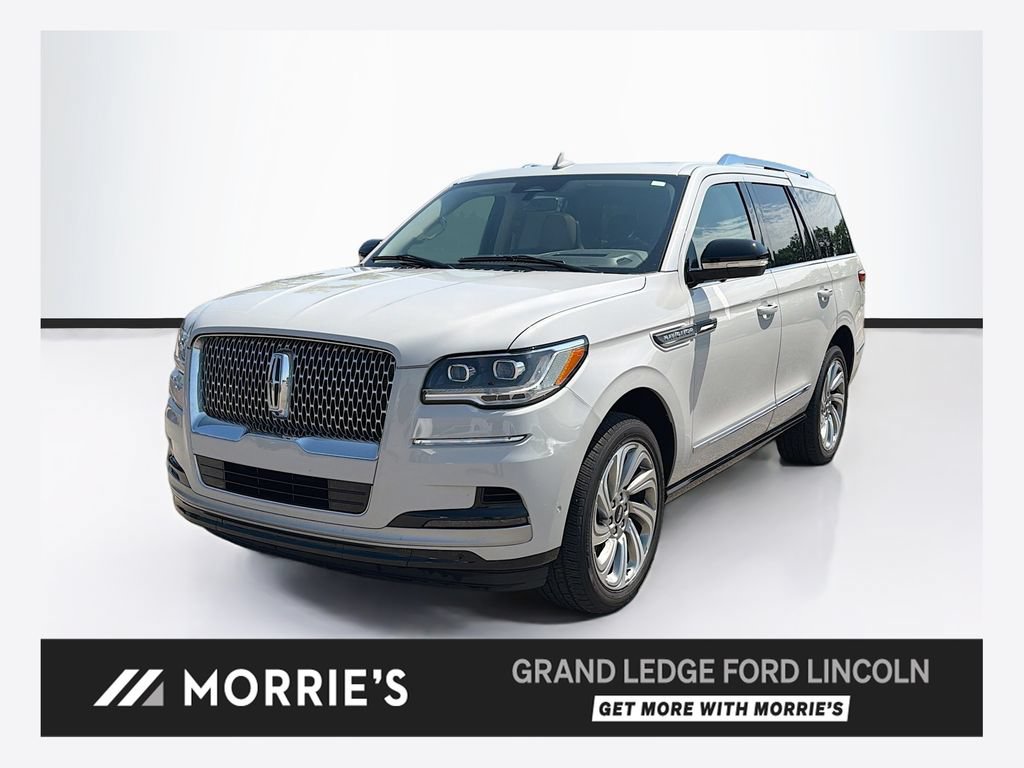 Used 2023 Lincoln Navigator Reserve AWD/4WD image 1