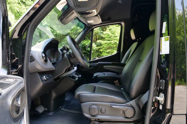 Used 2022 Mercedes-Benz Sprinter 2500 image 22