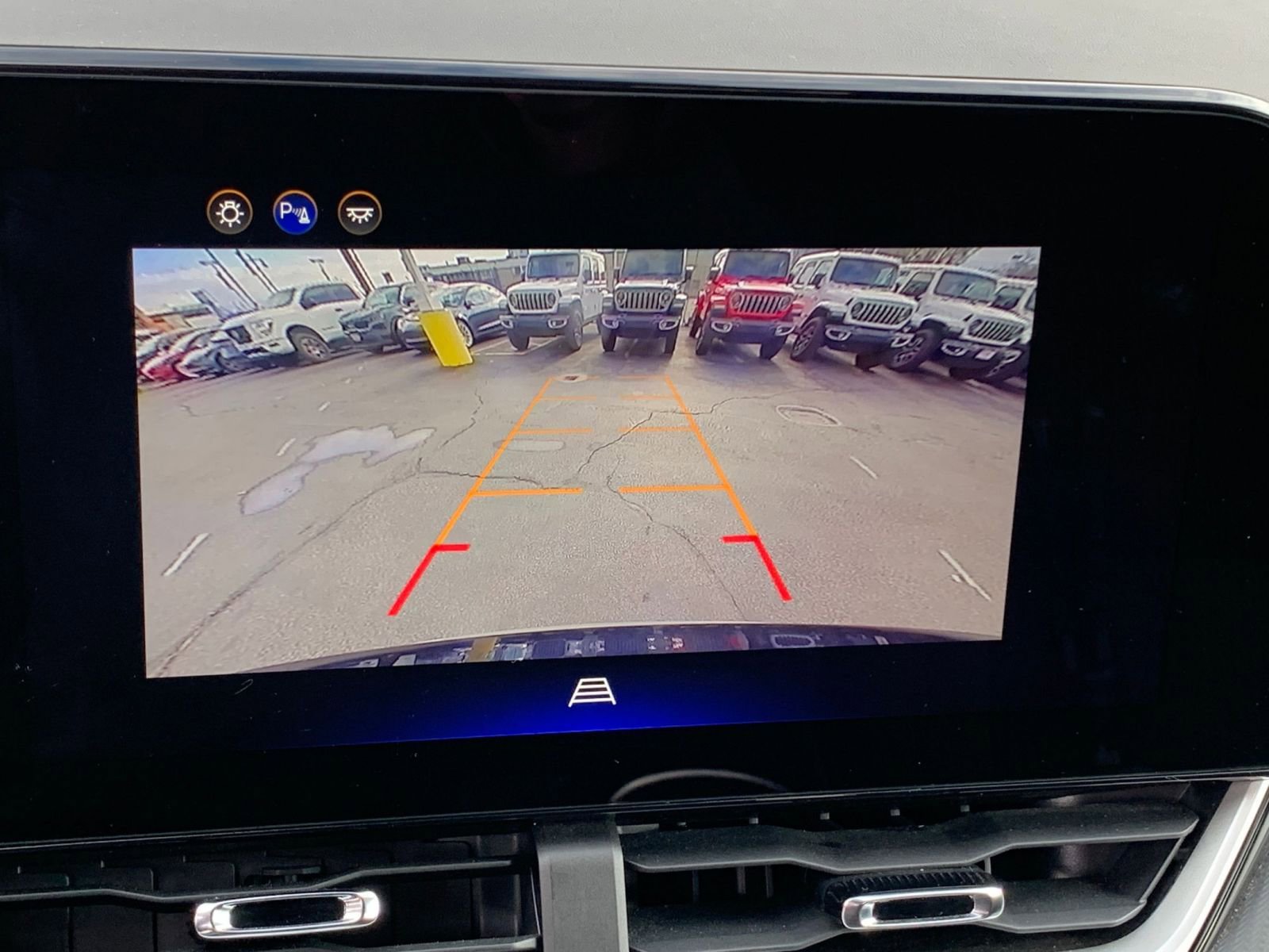 Used 2025 Chevrolet Equinox LT image 17