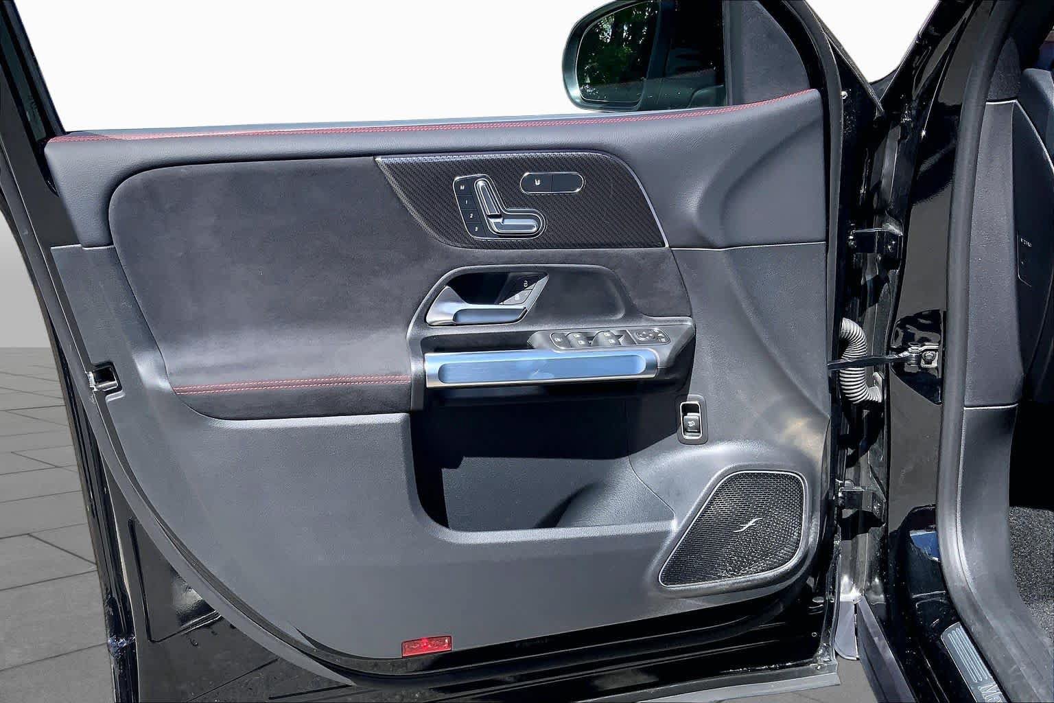 Used 2026 Mercedes-Benz GLB 250 4MATIC image 20