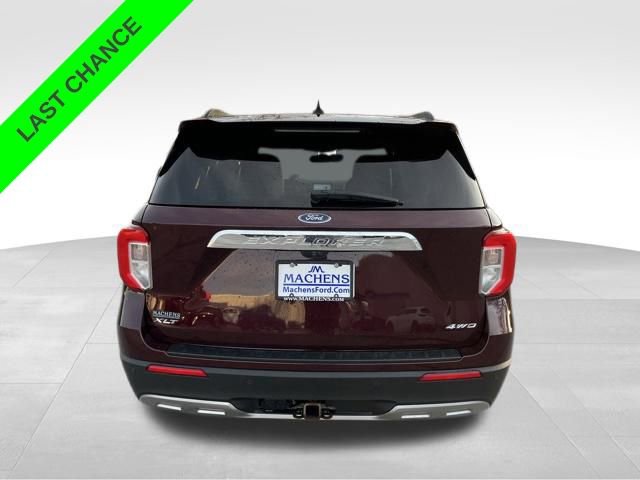 Used 2022 Ford Explorer XLT w/ Equipment Group 202A image 5