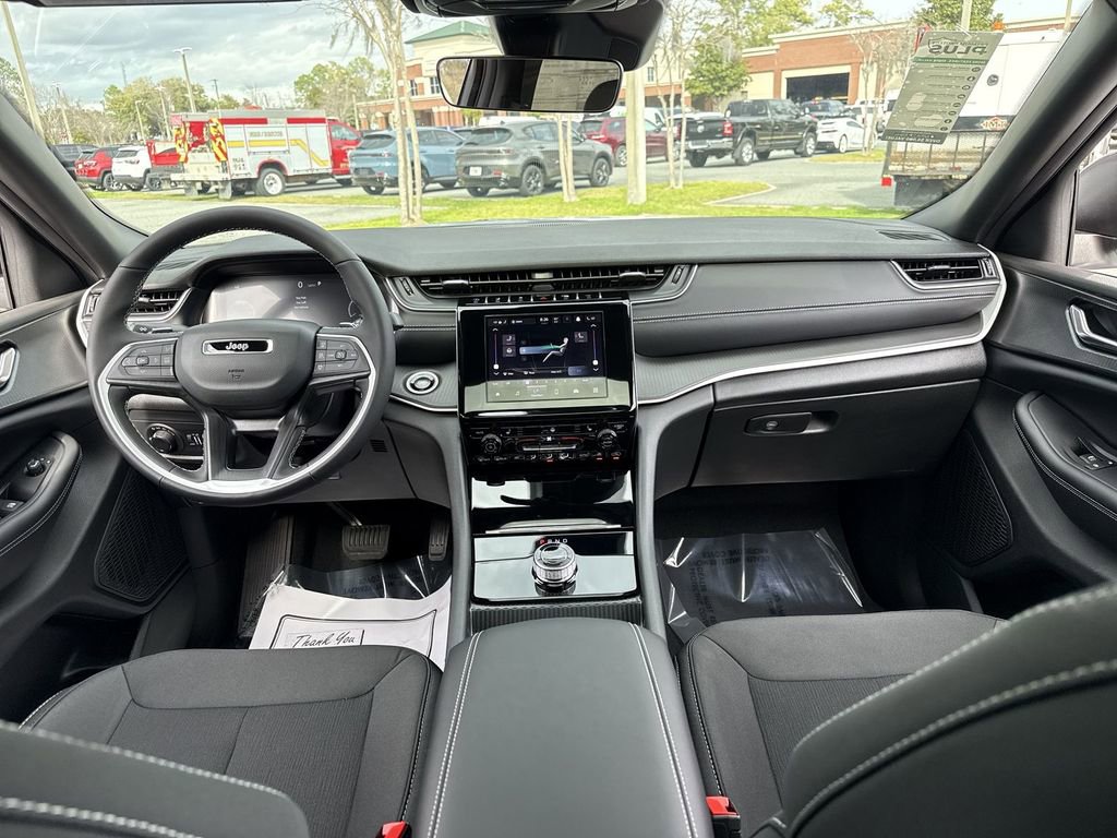 New 2026 Jeep Grand Cherokee Laredo image 24