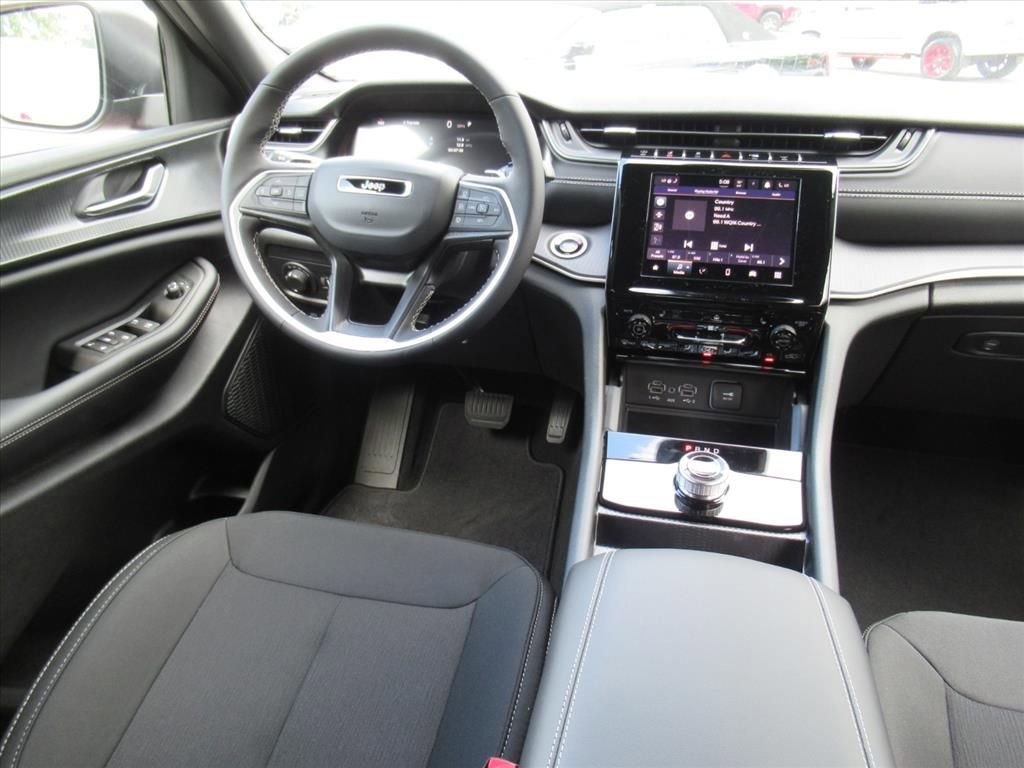 New 2026 Jeep Grand Cherokee L 4WD image 13