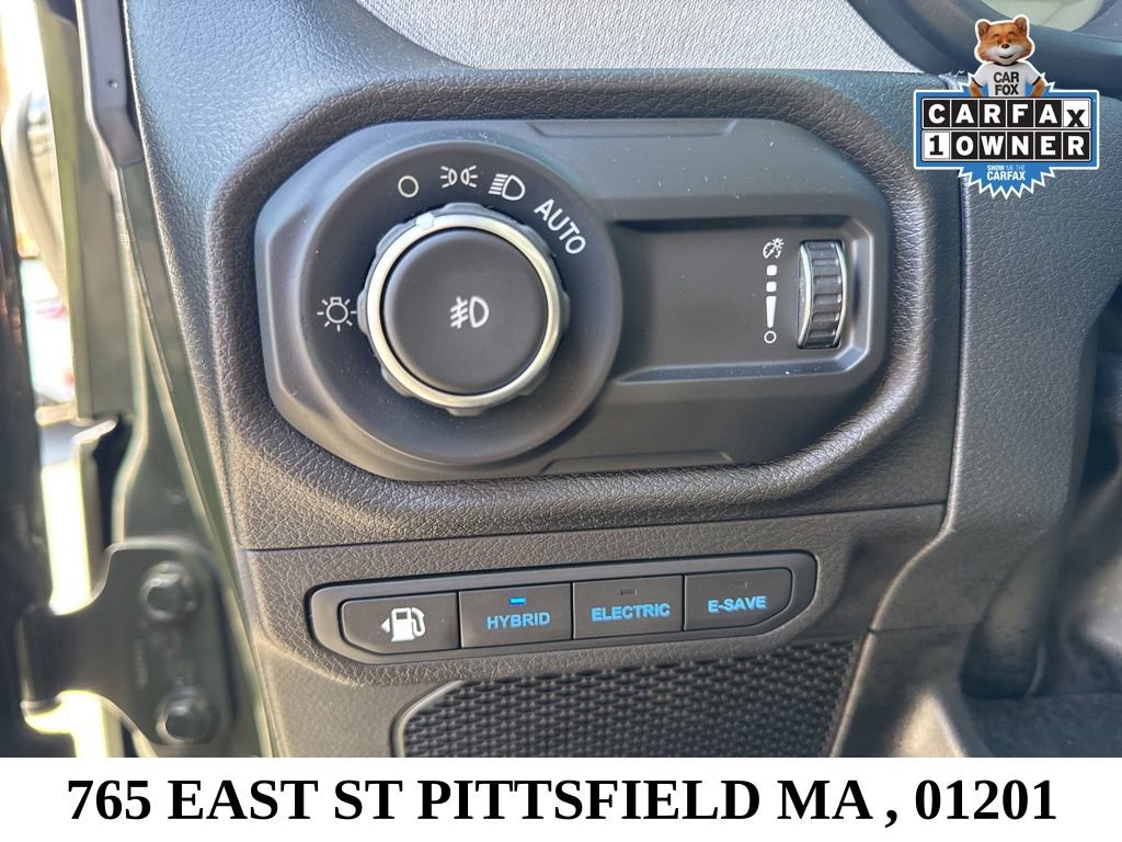 Used 2024 Jeep Wrangler Unlimited w/ Convenience Group AWD/4WD image 25