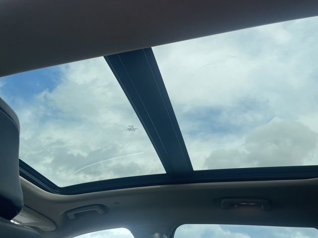 Used 2023 Lincoln Nautilus Reserve AWD/4WD image 9