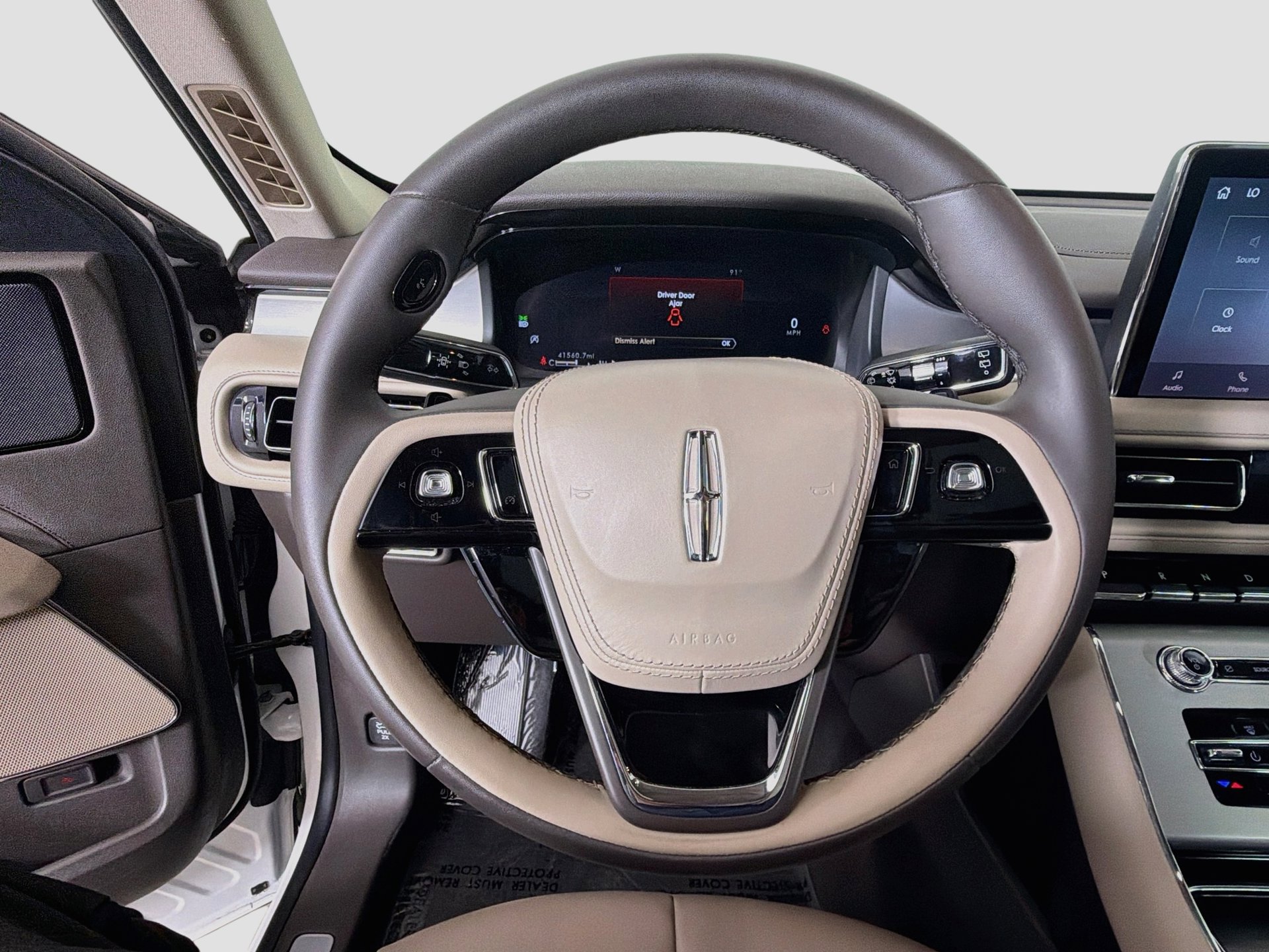 Used 2023 Lincoln Aviator 2WD w/ Premium Package image 38