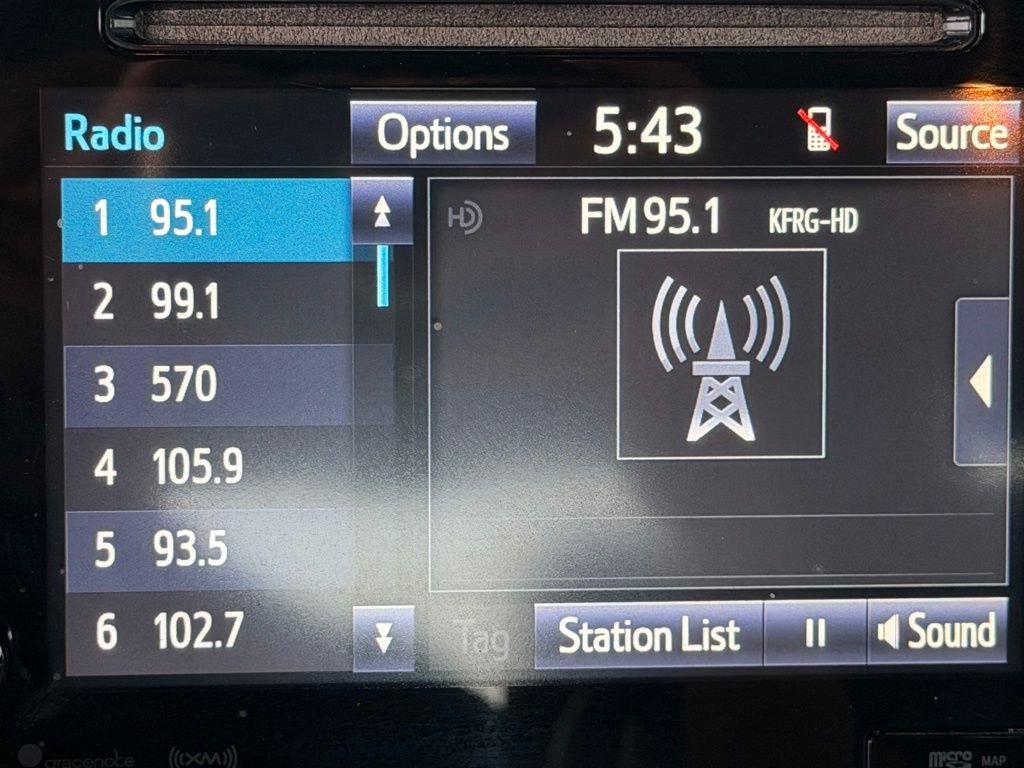 Used 2017 Toyota Sienna SE FWD image 30